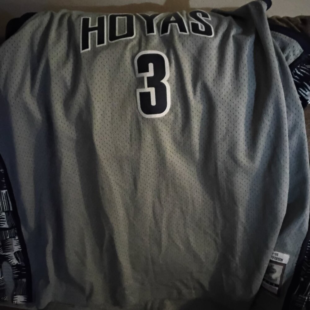 Mitchell and ness goeorgetown Iverson jersey 6x
